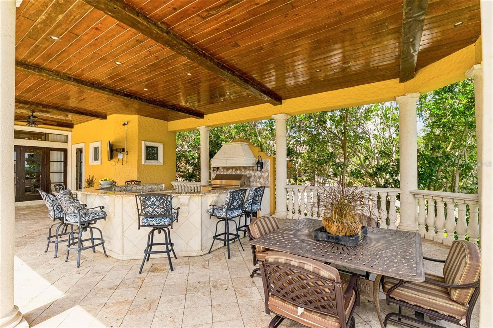 Outdoor Kitchen perfect for gatherings! - 16619 AREZO CT, MONTVERDE