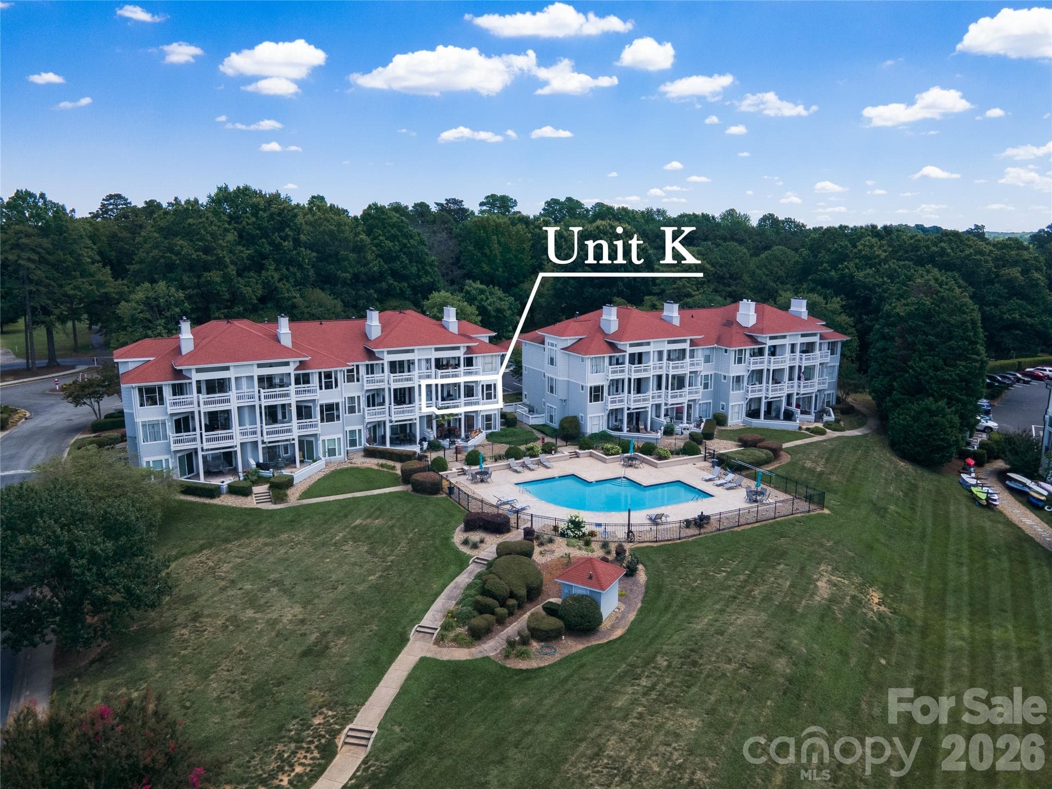 Condominium at 17919 Kings Point Drive, Cornelius, photo 3 of 39