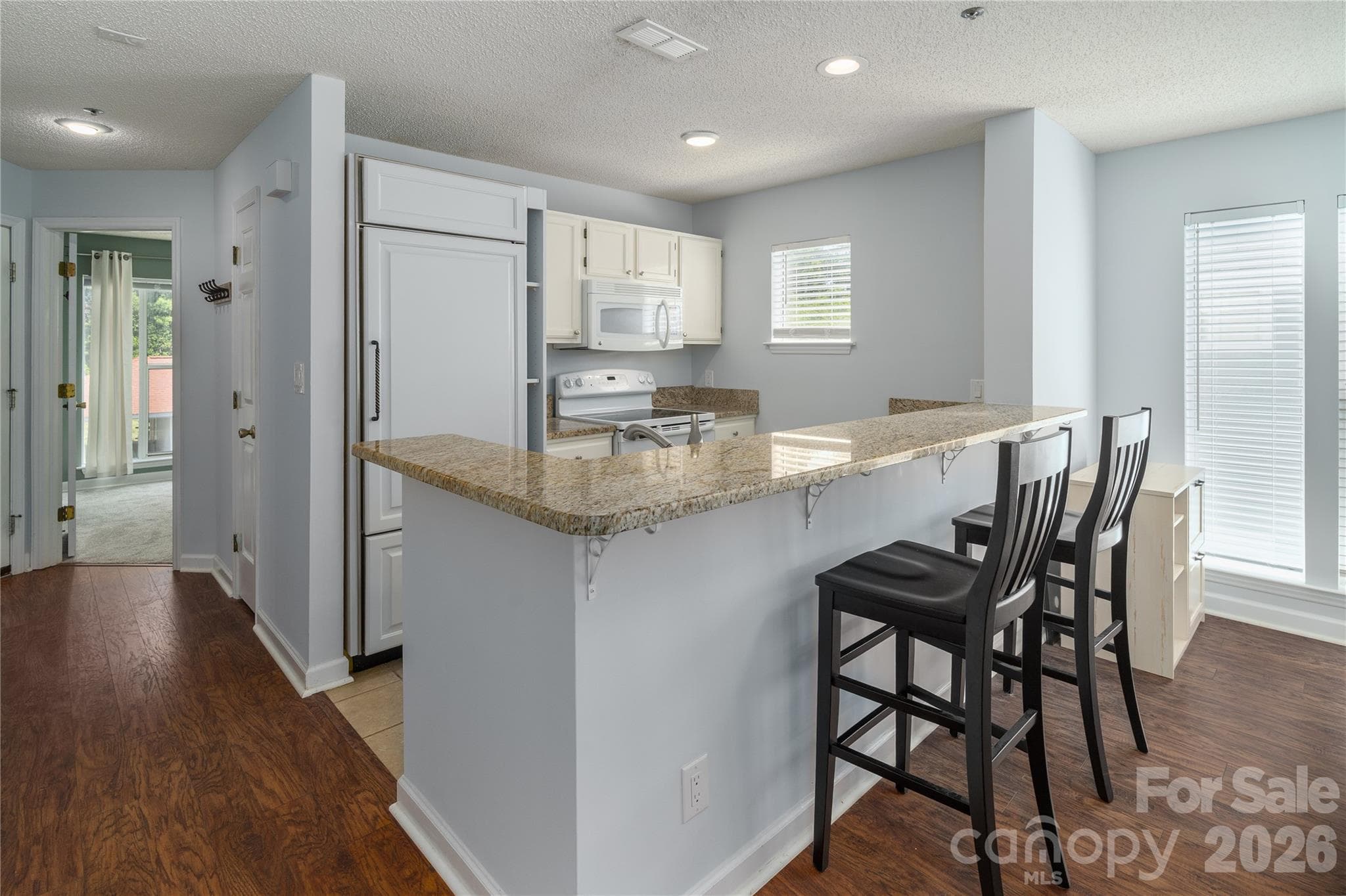 Condominium at 17919 Kings Point Drive, Cornelius, photo 12 of 39