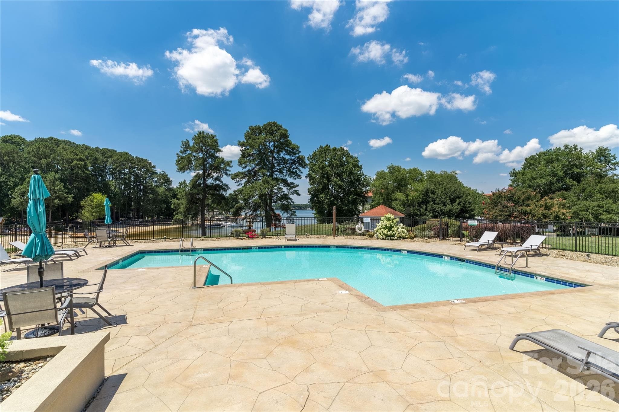 Condominium at 17919 Kings Point Drive, Cornelius, photo 34 of 39