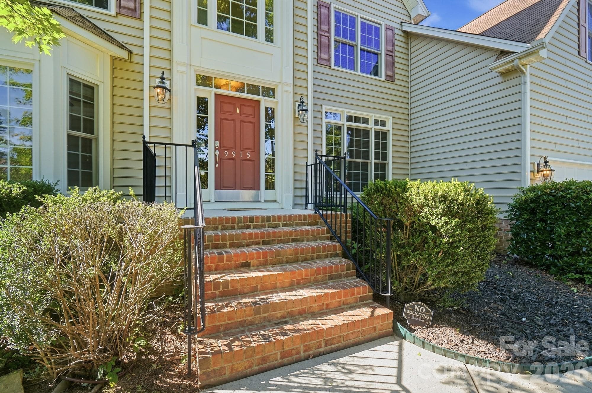 Single Family Residence at 9915 Nicole Lane, Charlotte, photo 5 of 39