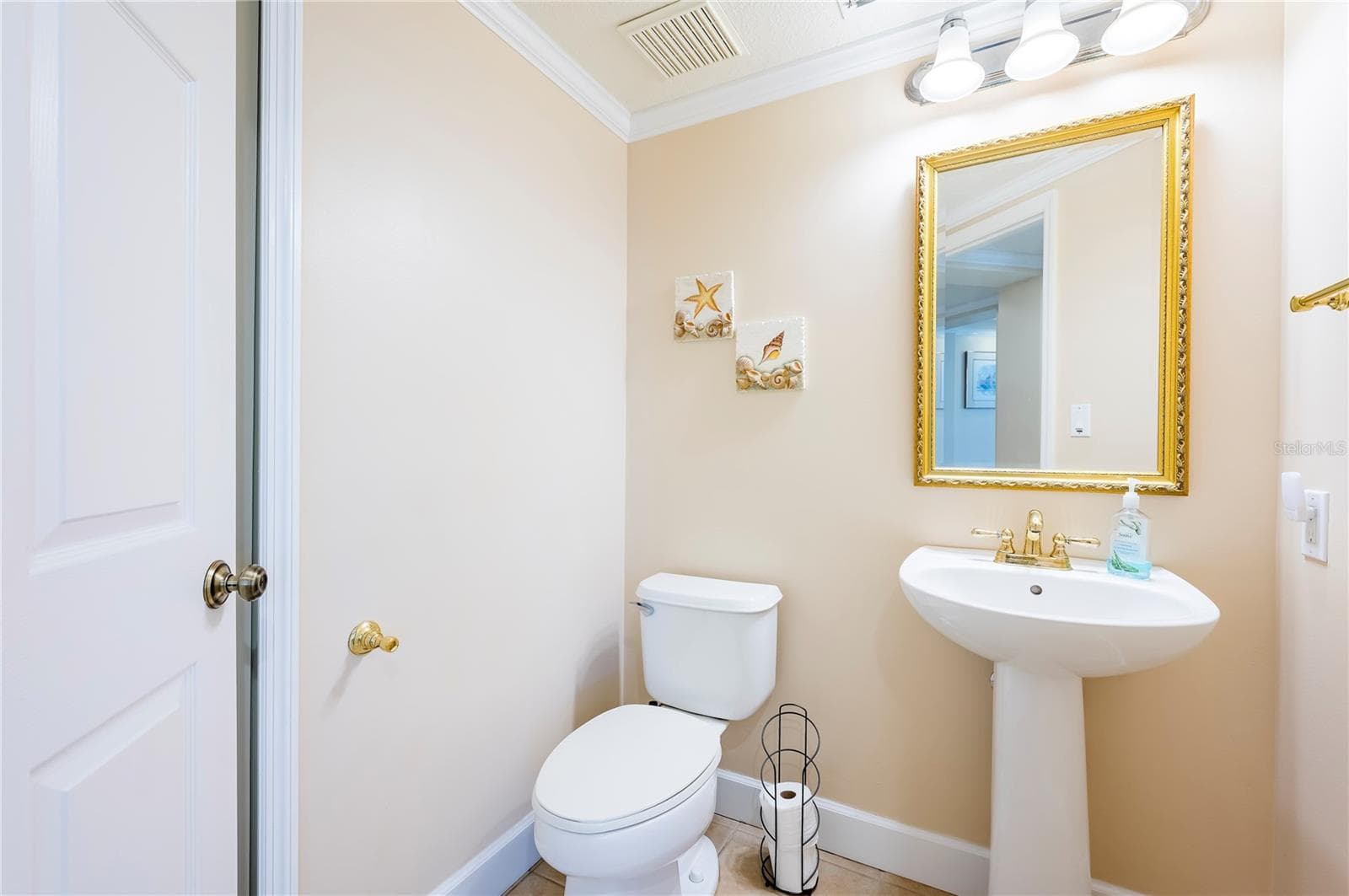 Half bathroom - 16750 GULF BLVD #311, NORTH REDINGTON BEACH