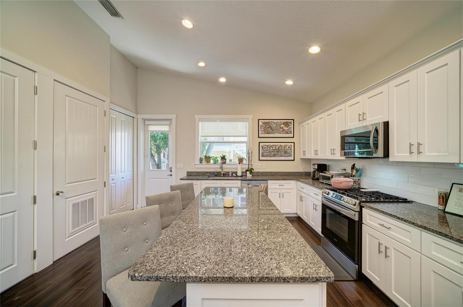 Single Family Residence at 632 VIRGINIA DR, BRADENTON, photo 23 of 57