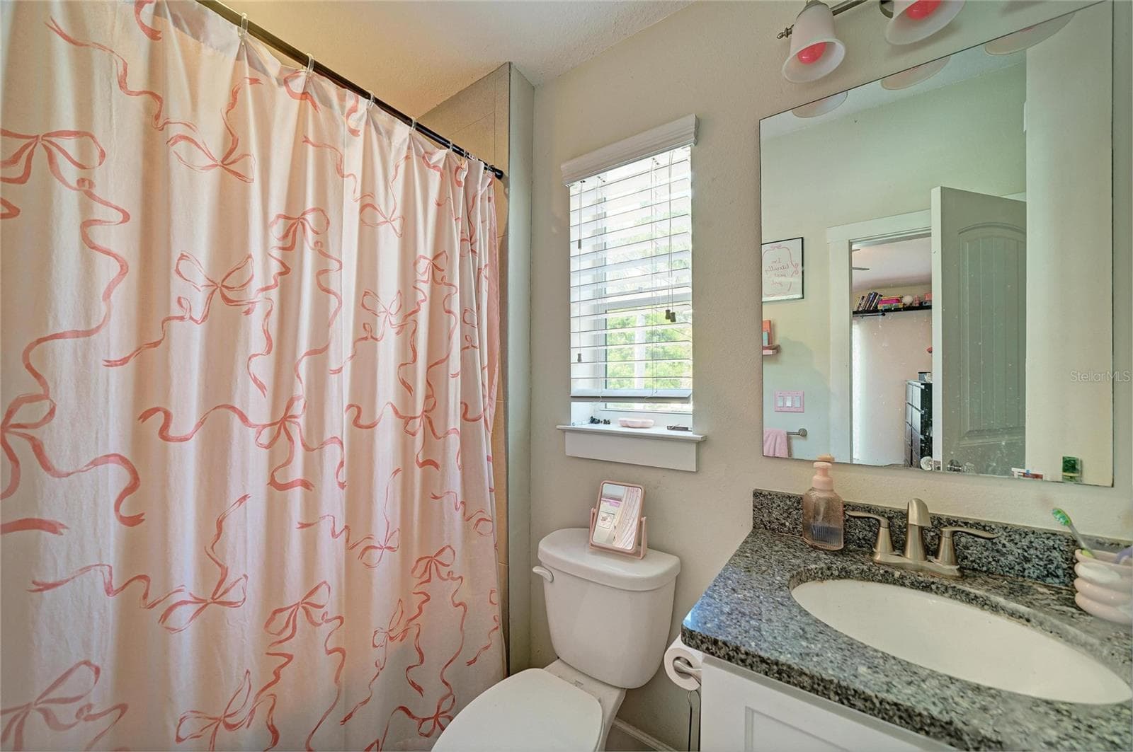 Single Family Residence at 632 VIRGINIA DR, BRADENTON, photo 46 of 57