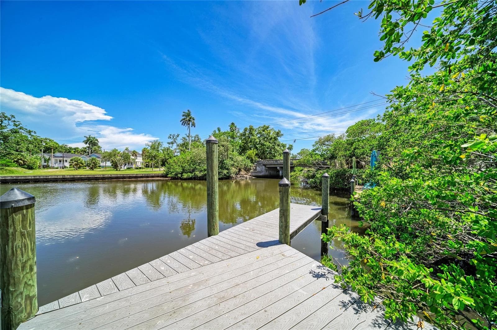 Single Family Residence at 632 VIRGINIA DR, BRADENTON, photo 2 of 57