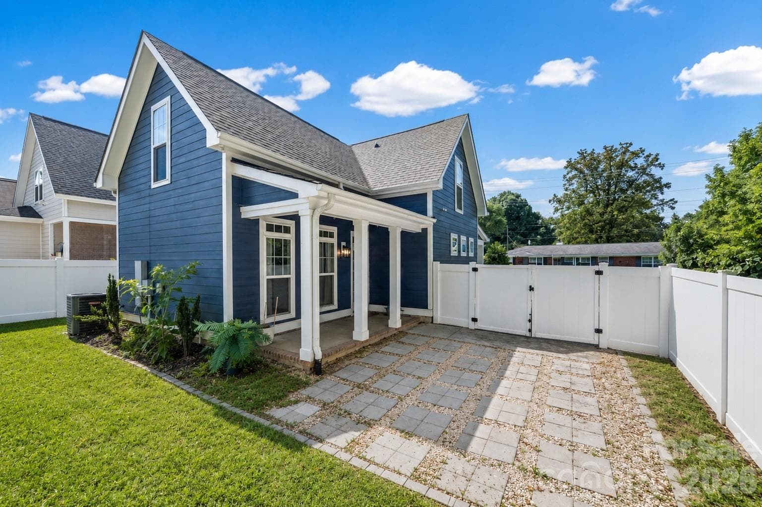 Single Family Residence at Charlotte, photo 29 of 42