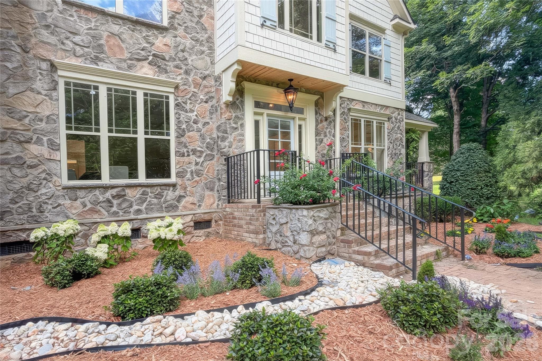 Beautifully renovated from top to bottom. - Waxhaw