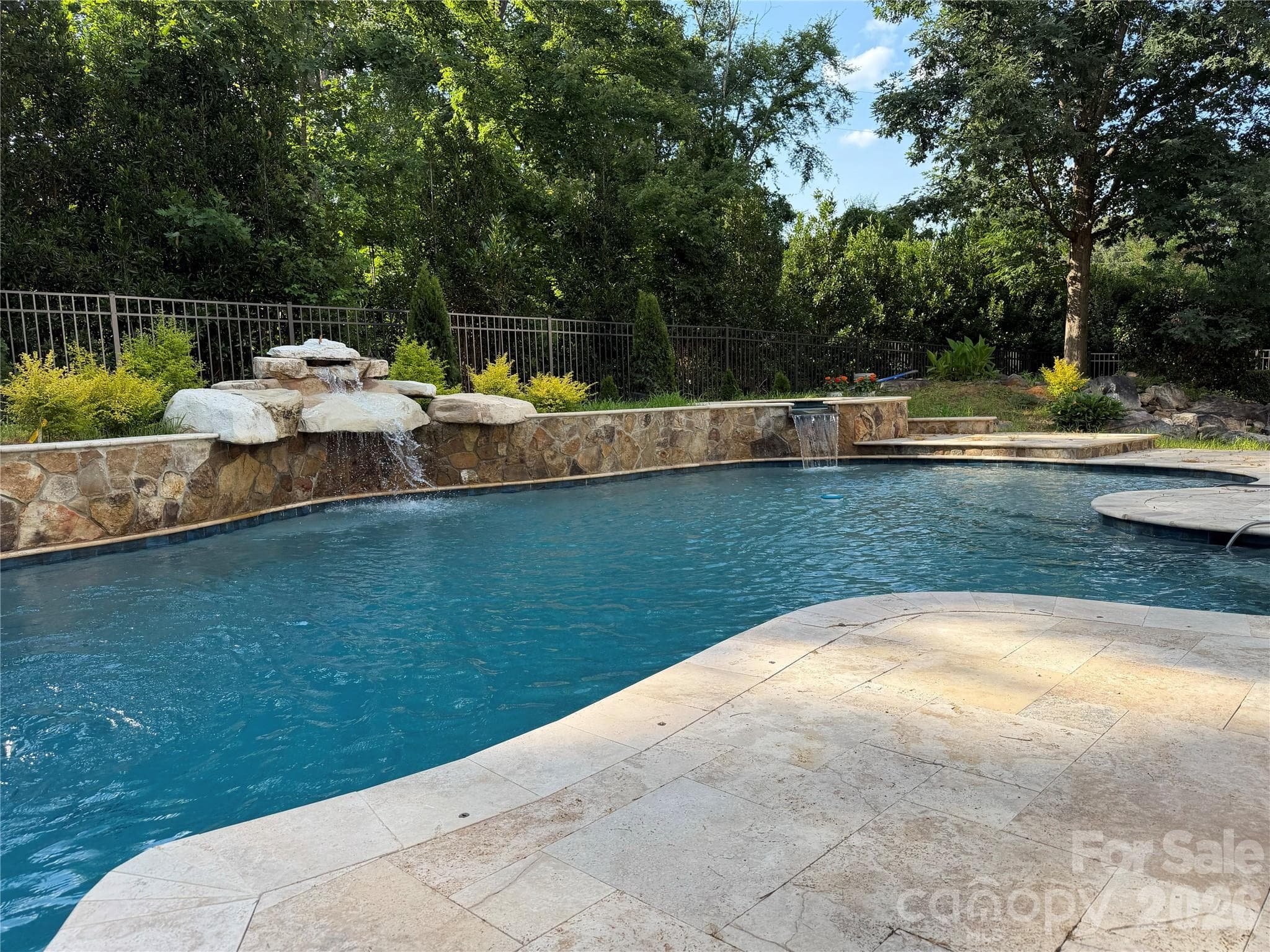 Fenced in pool, spa, built in outdoor kitchen. - Waxhaw