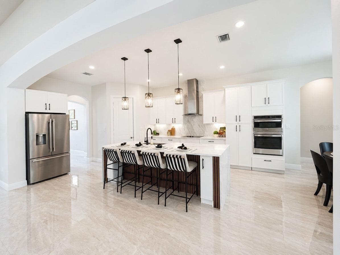 Gourmet Kitchen - 10700 PONTOFINO CIR, TRINITY