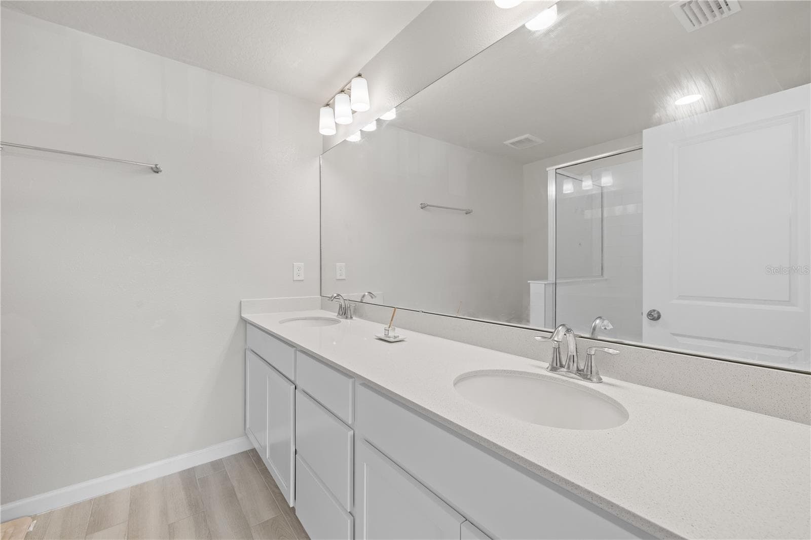 Upstairs Primary Bathroom 1 - 14856 HARVEST ST, ORLANDO