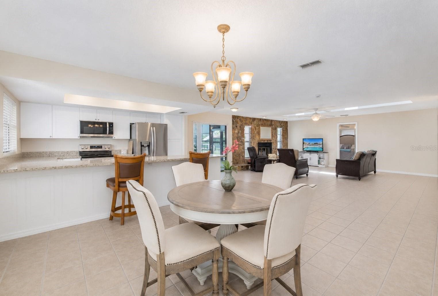 Open floor-plan. - 13525 CLAUDIA DR, HUDSON