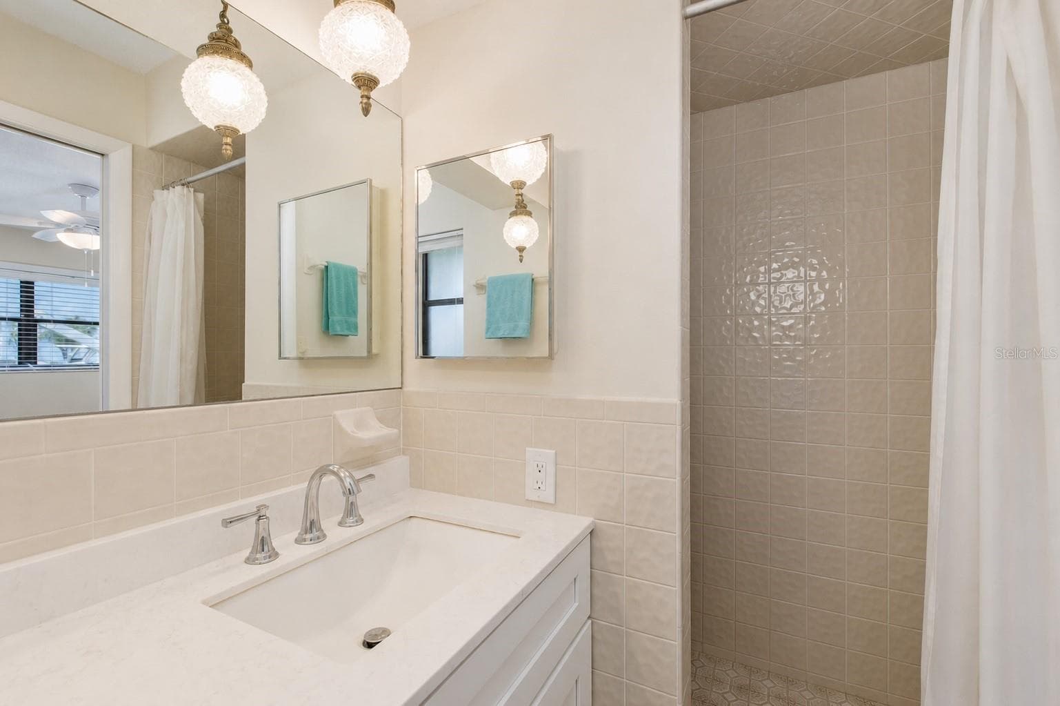 Primary bedroom one, with en-suite. - 13525 CLAUDIA DR, HUDSON