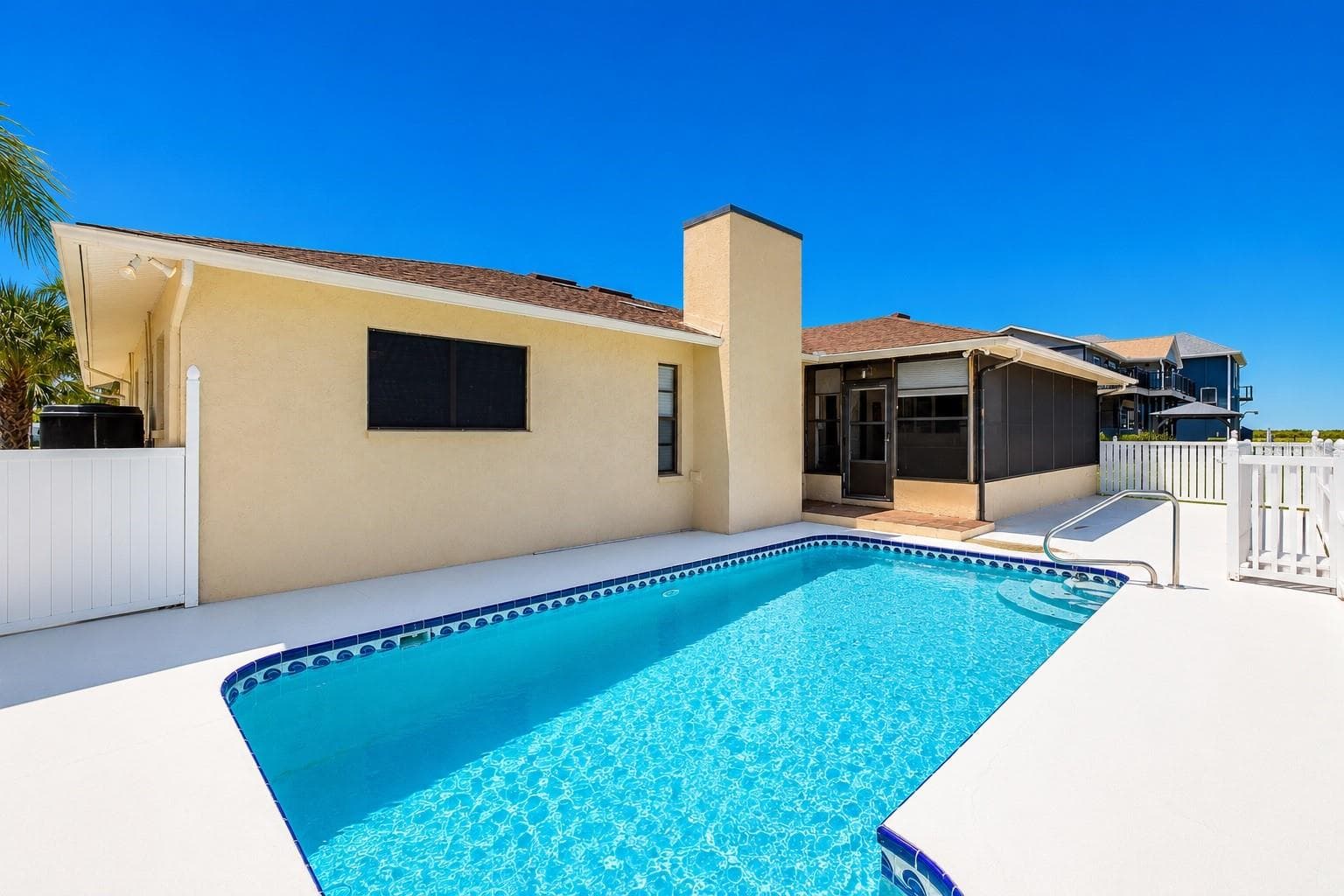 Waterfront pool. - 13525 CLAUDIA DR, HUDSON