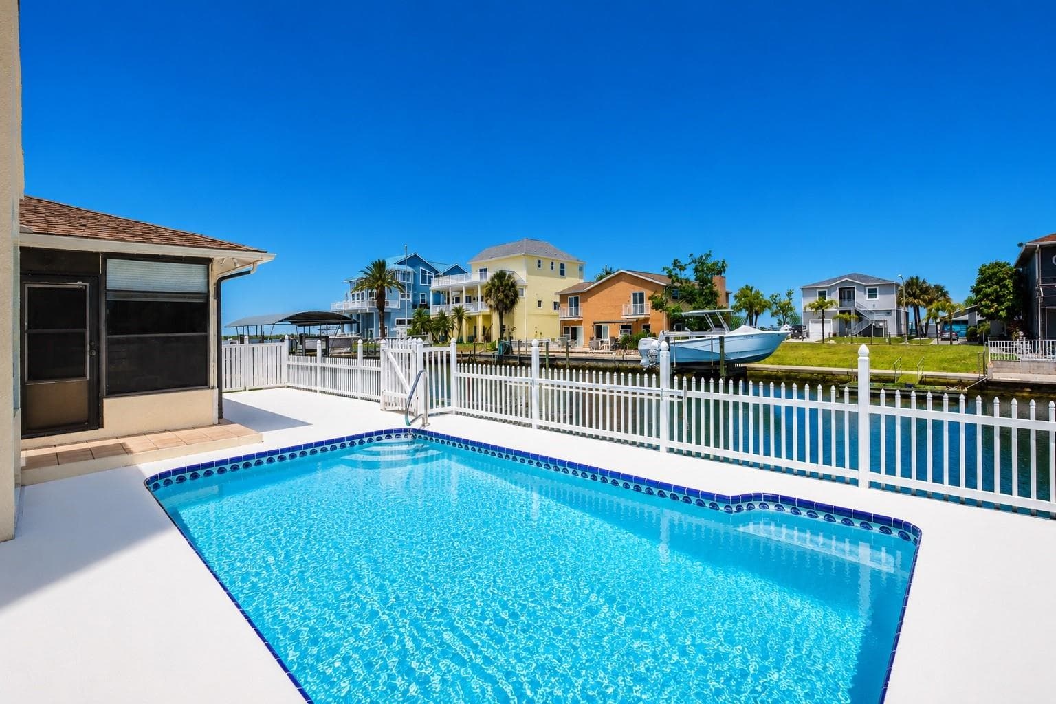 Waterfront pool. - 13525 CLAUDIA DR, HUDSON