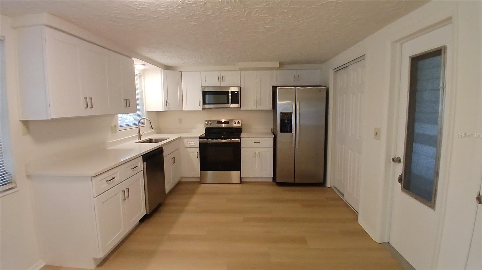 Single Family Residence at 2109 SHANNON DR, HOLIDAY, photo 11 of 29