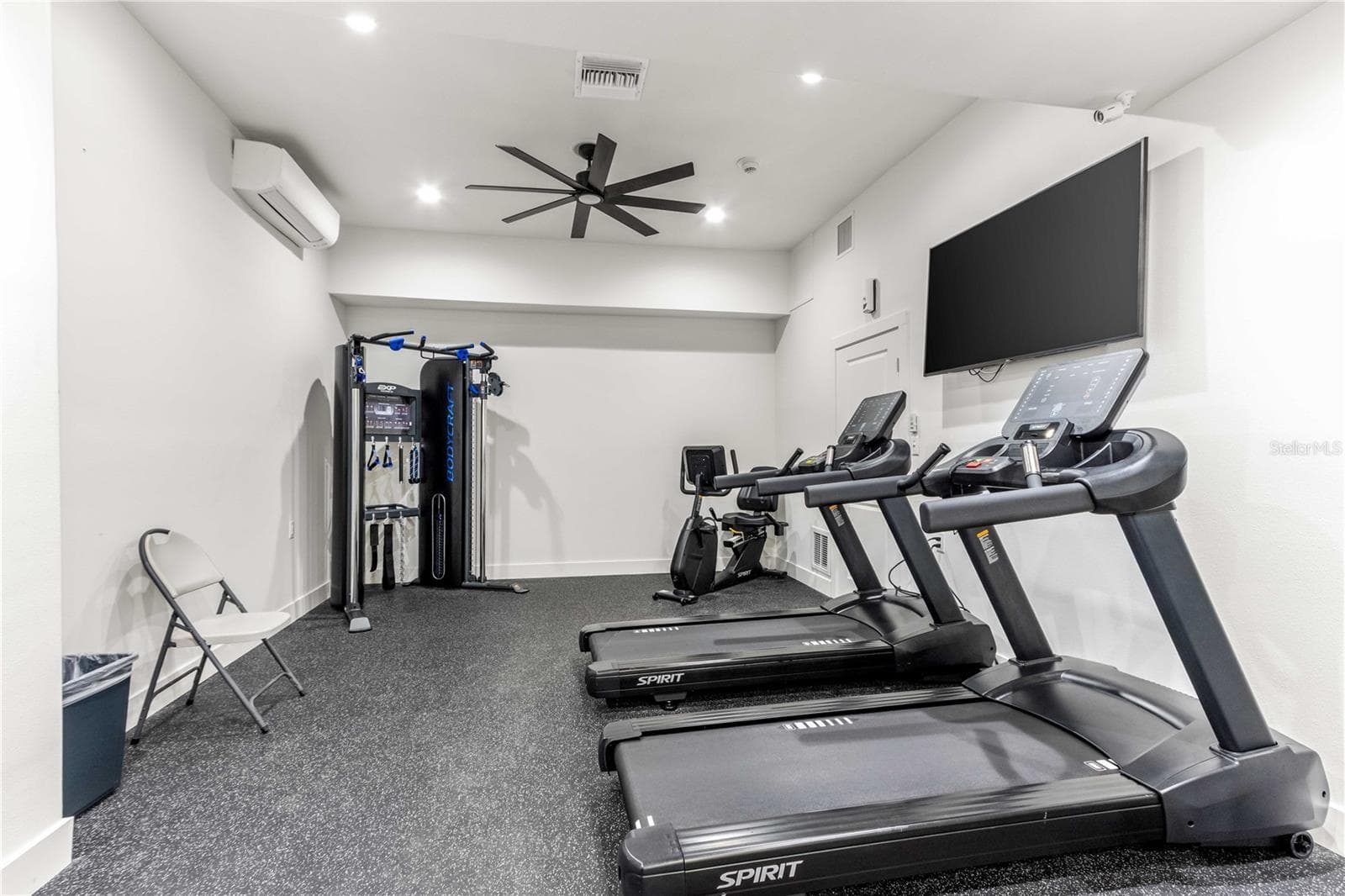 24/7 GYM - 1390 GULF BLVD #PH-3, CLEARWATER BEACH