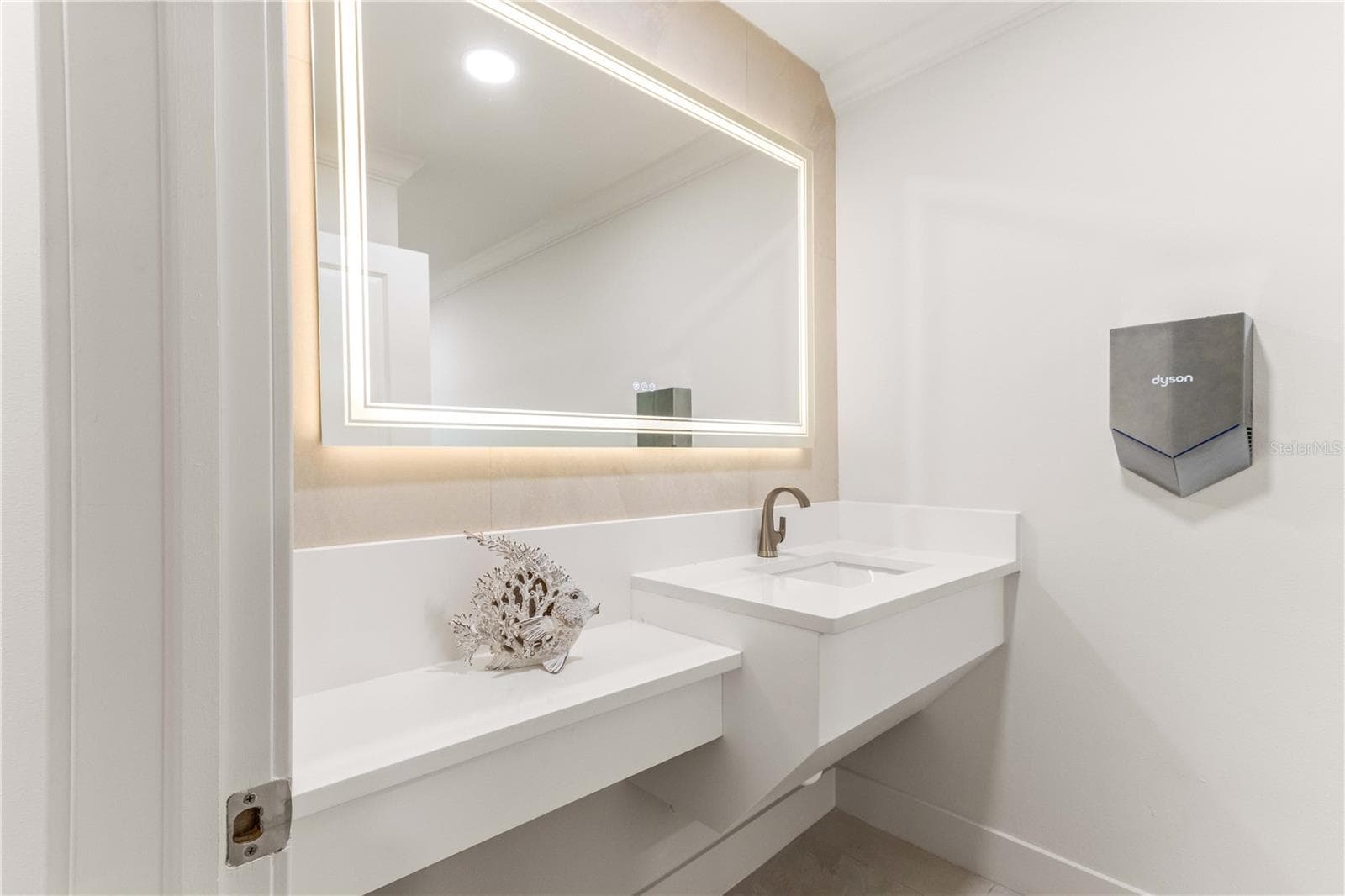 ALL NEW BATHS - 1390 GULF BLVD #PH-3, CLEARWATER BEACH