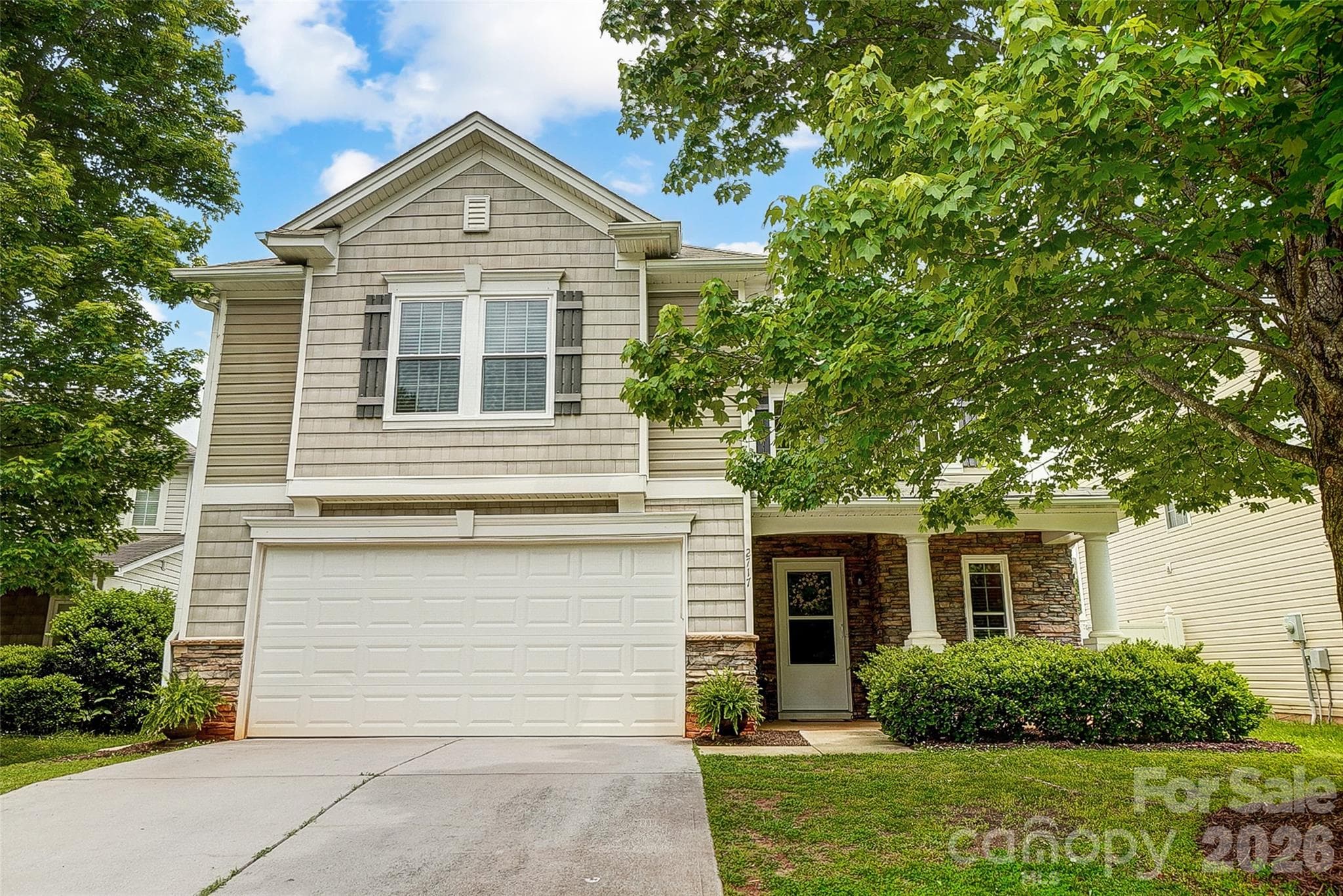 Single Family Residence at 2717 Markham Woods Court, Charlotte, photo 2 of 35