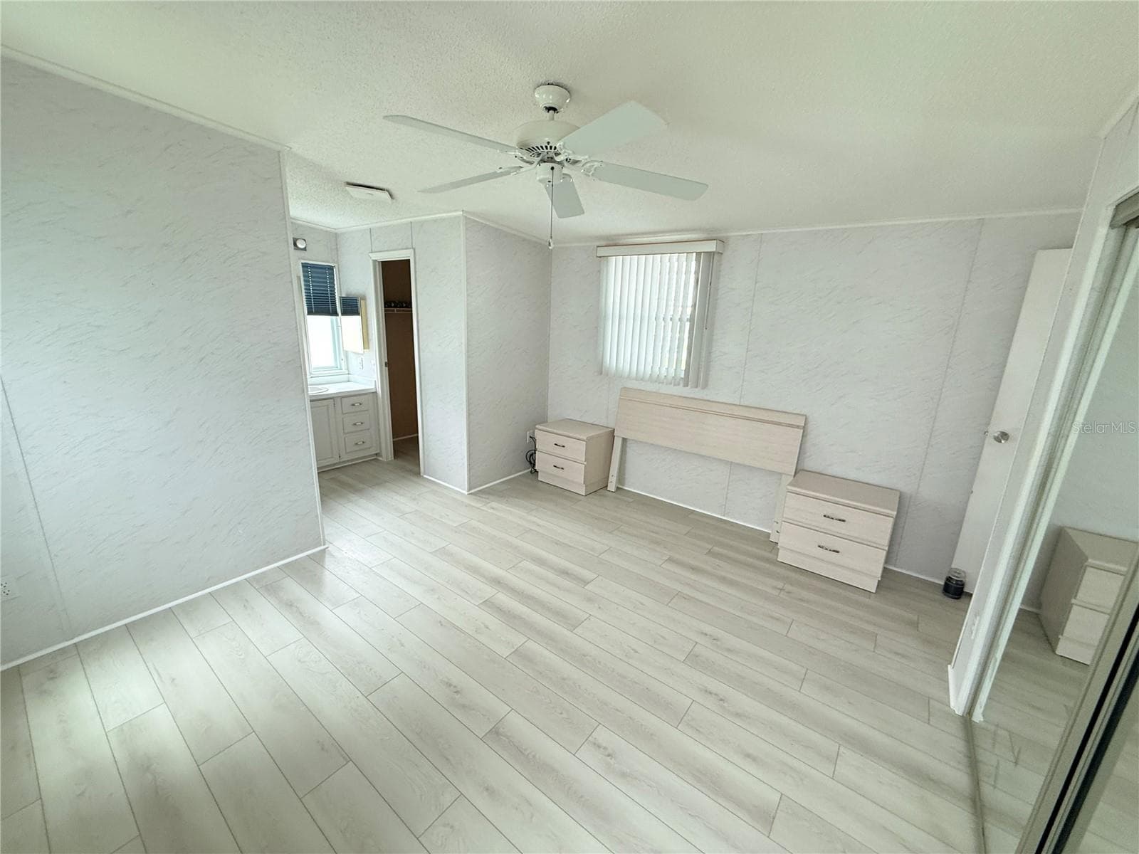 Manufactured Home at 8925 SOUTHSHORE CT, POLK CITY, photo 32 of 88