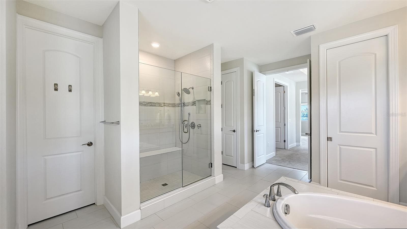 Large Shower - 12318 BLUE HILL TRL, BRADENTON