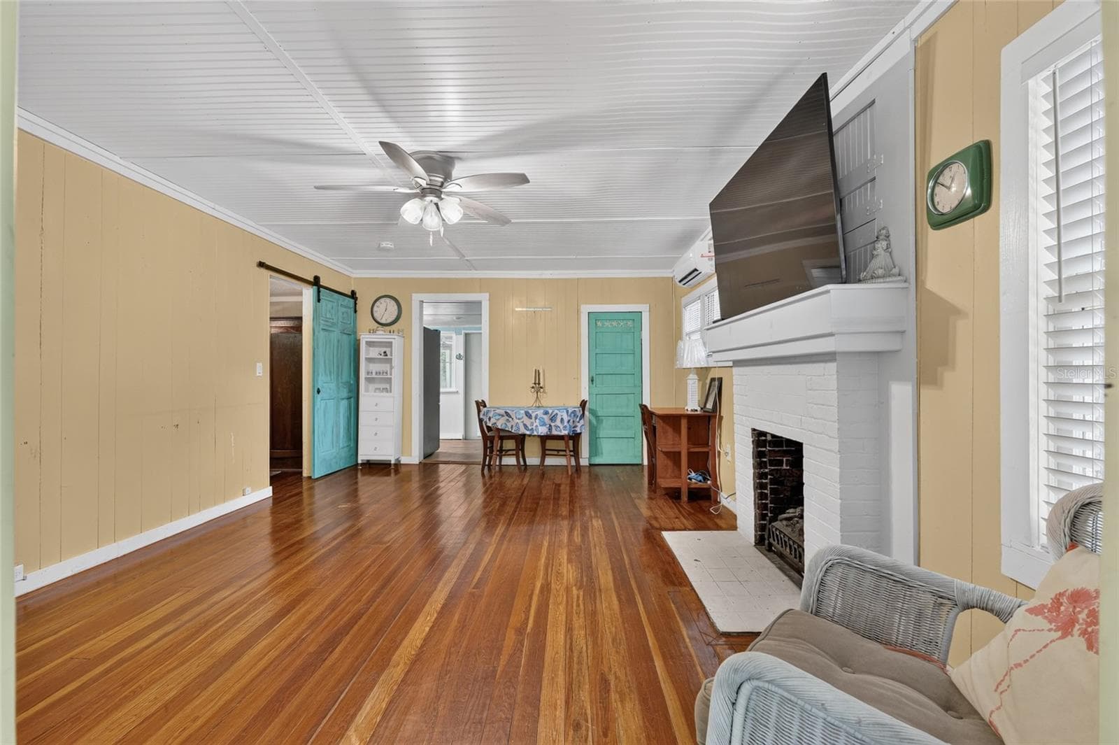Single Family Residence at 2 ALLEY A, YANKEETOWN, photo 10 of 42