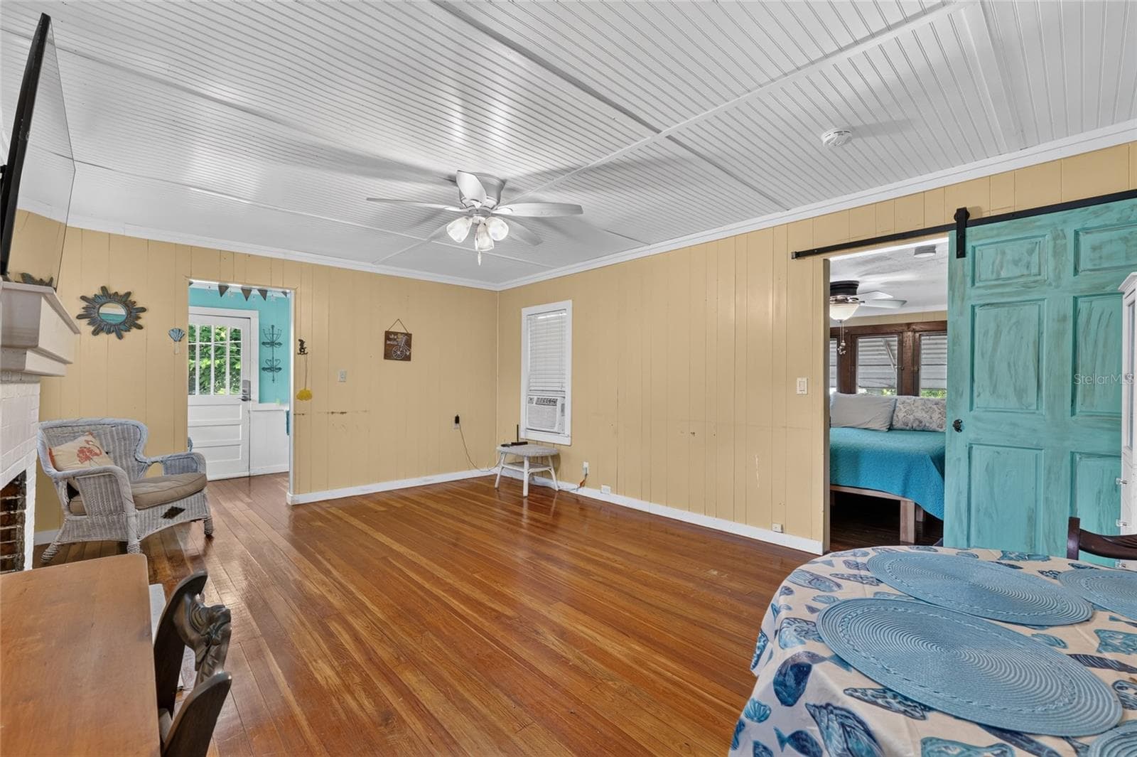 Single Family Residence at 2 ALLEY A, YANKEETOWN, photo 13 of 42