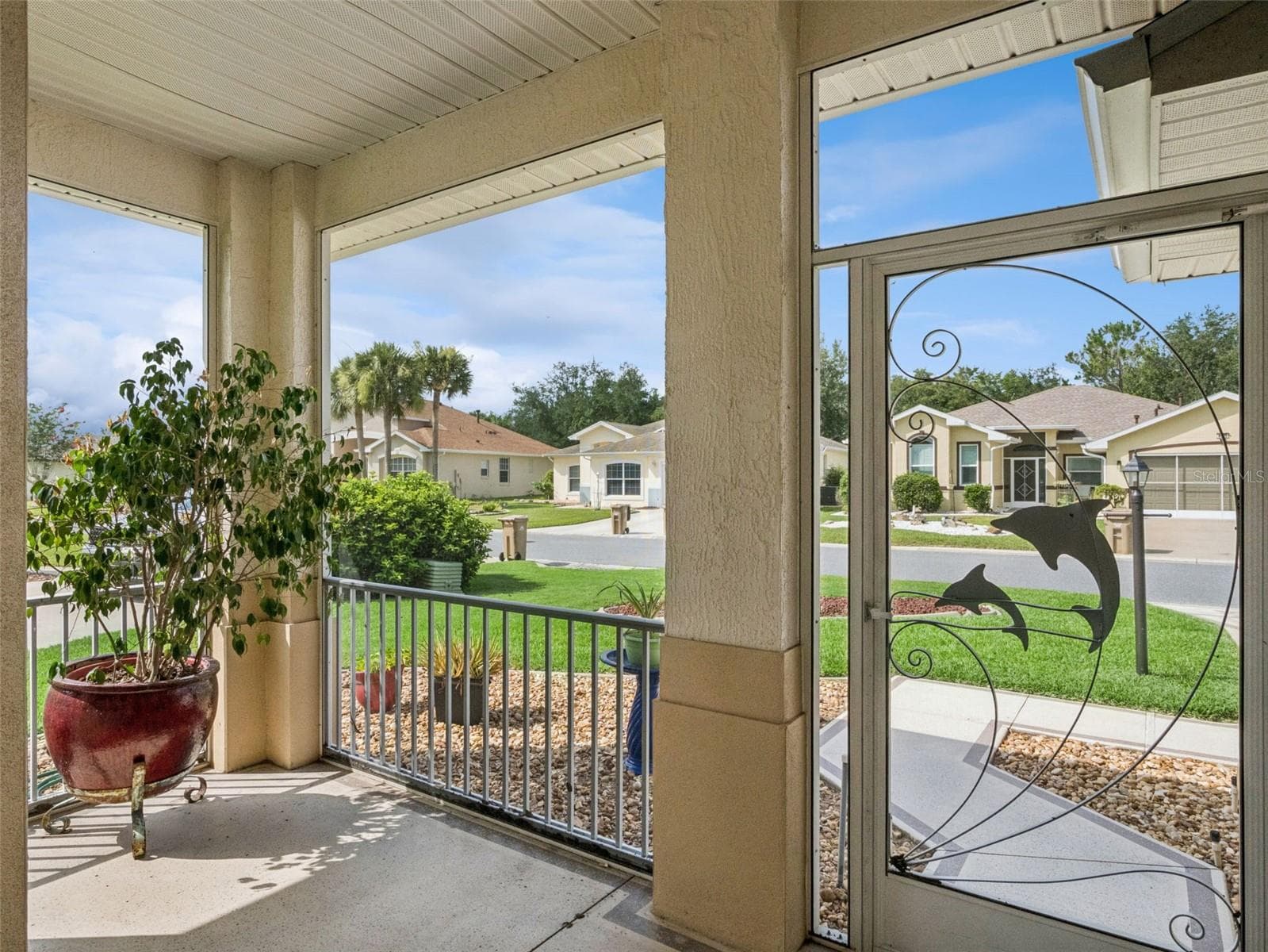 Screened Entry - 4519 INVERNESS DR, LEESBURG