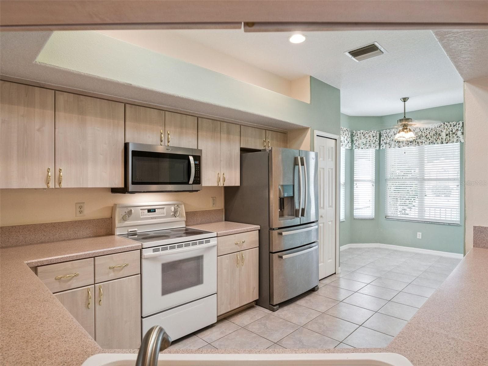 Kitchen & Dinette areas - 4519 INVERNESS DR, LEESBURG