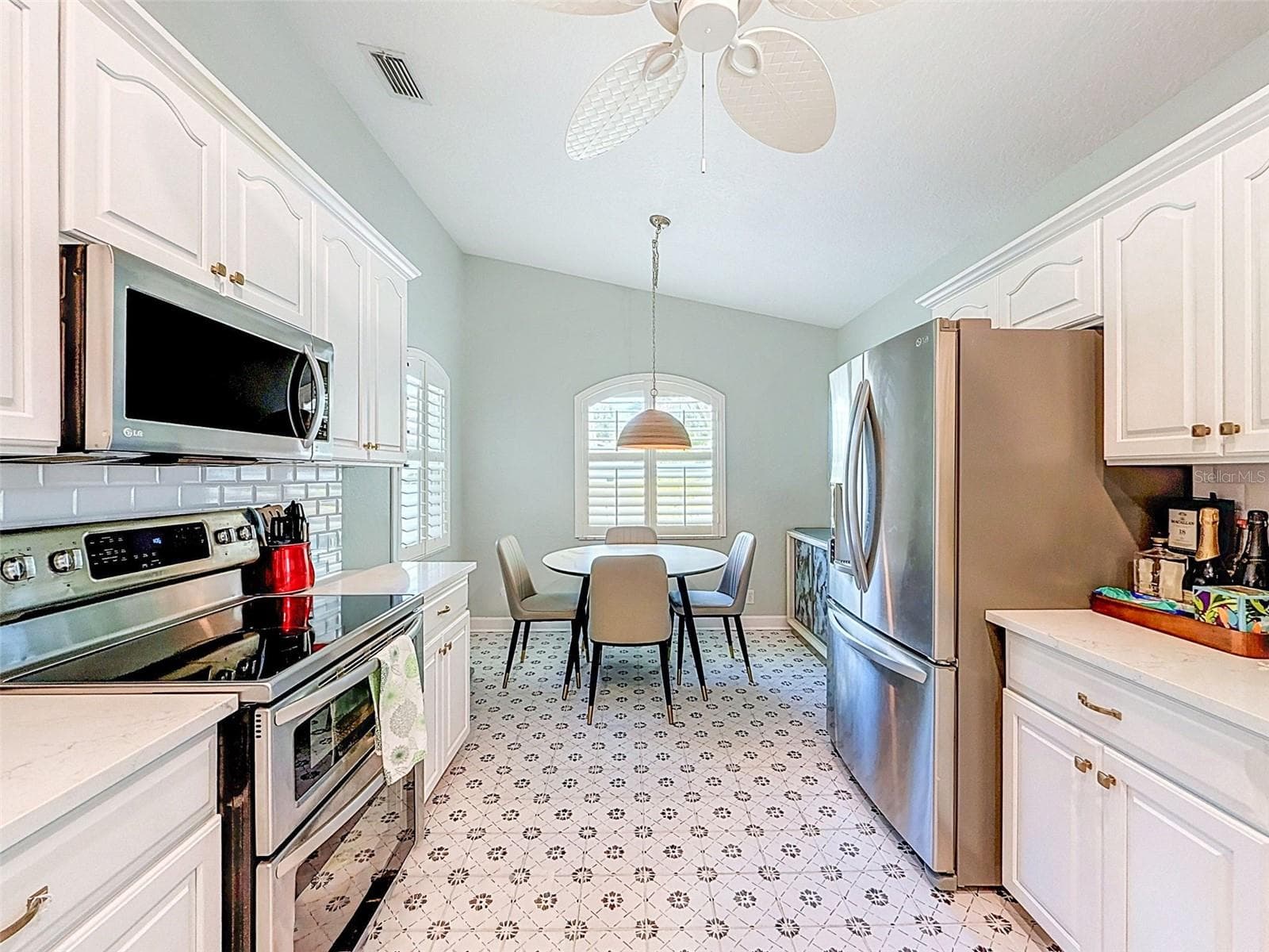 Single Family Residence at 182 29TH AVE N, ST PETERSBURG, photo 5 of 97