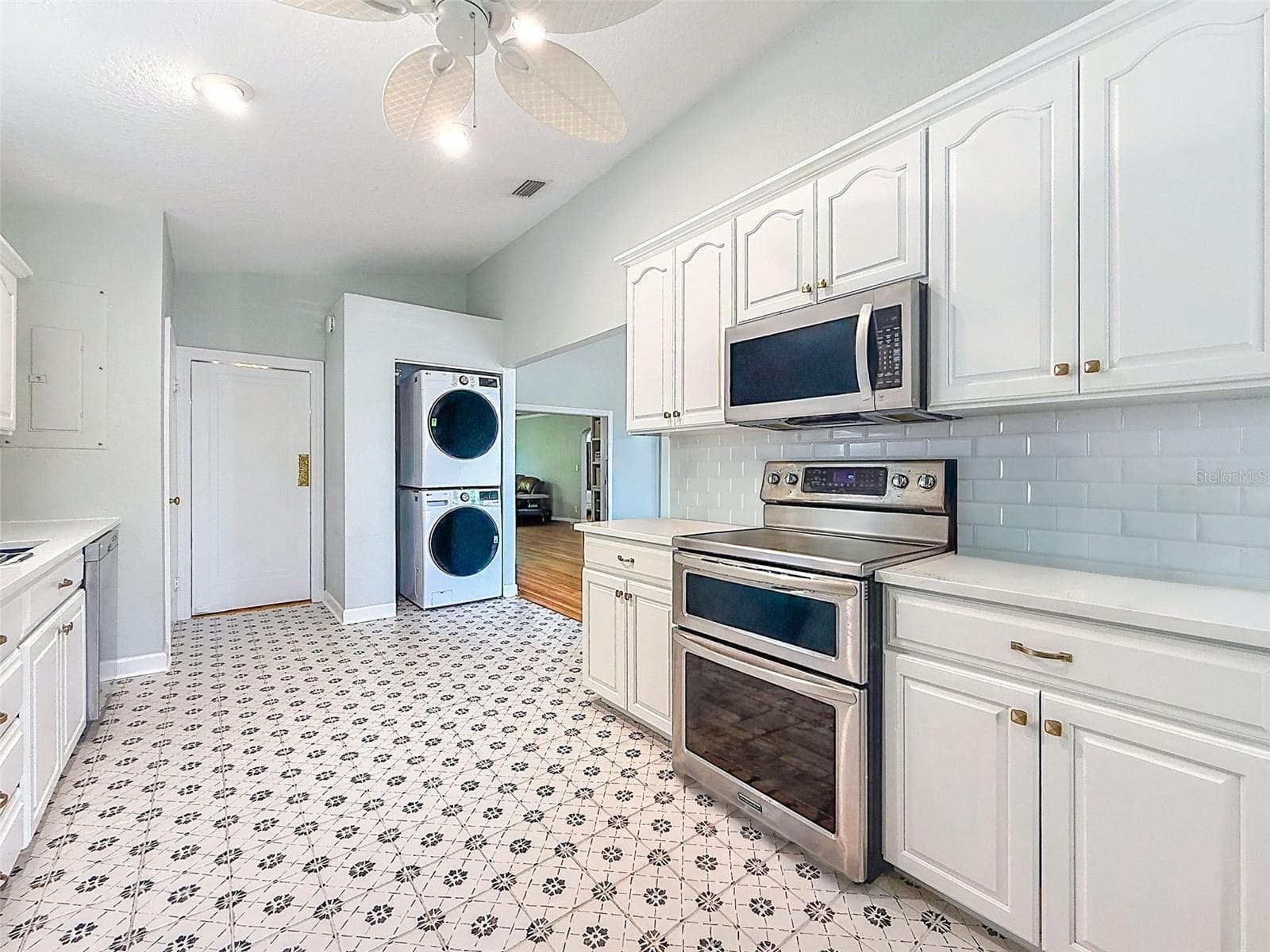 Single Family Residence at 182 29TH AVE N, ST PETERSBURG, photo 47 of 97