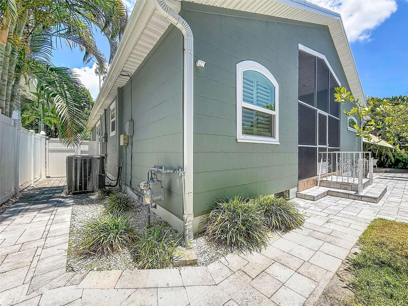 Single Family Residence at 182 29TH AVE N, ST PETERSBURG, photo 72 of 97