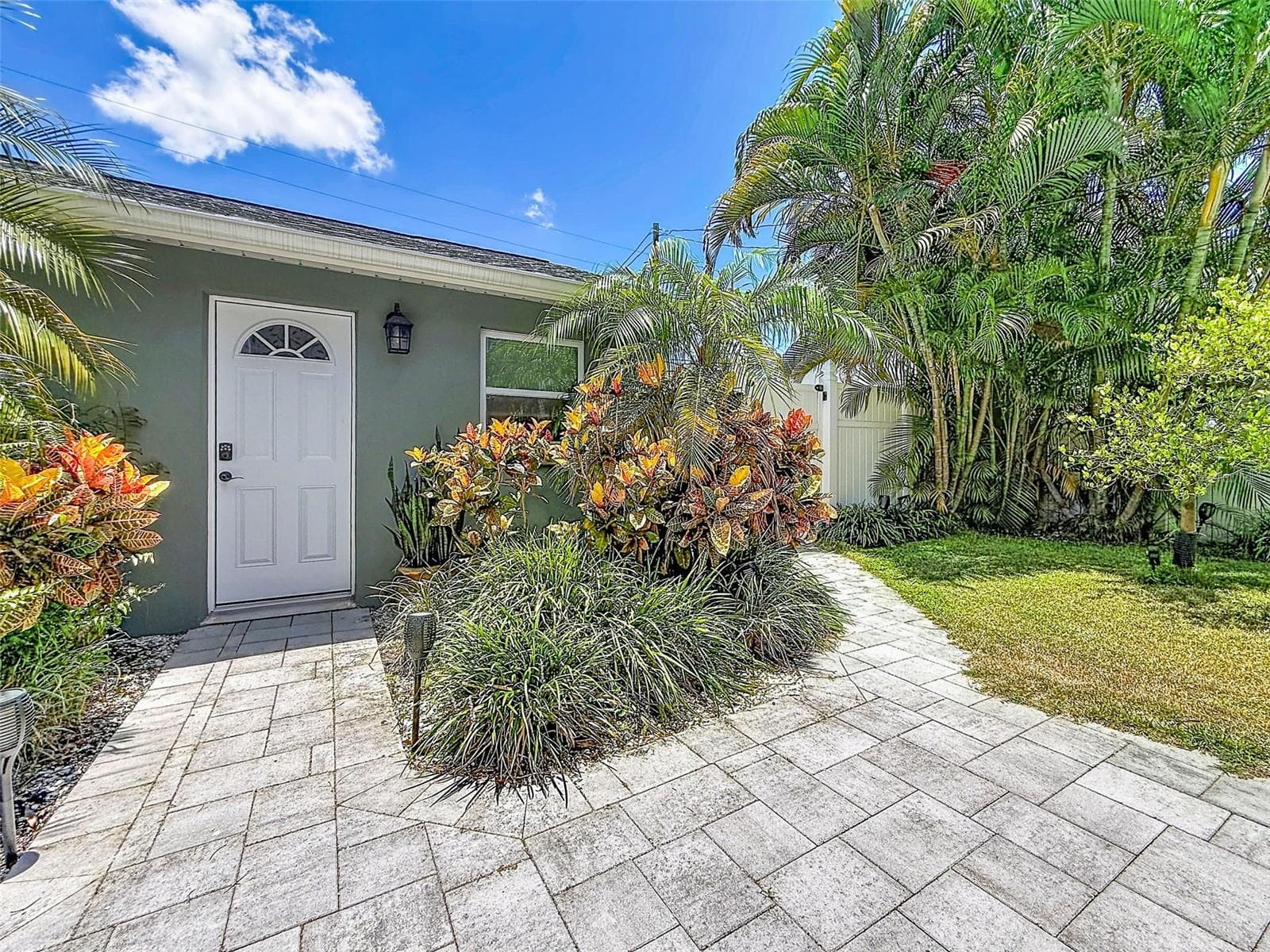 Entry to ADU from Main Home - 182 29TH AVE N, ST PETERSBURG