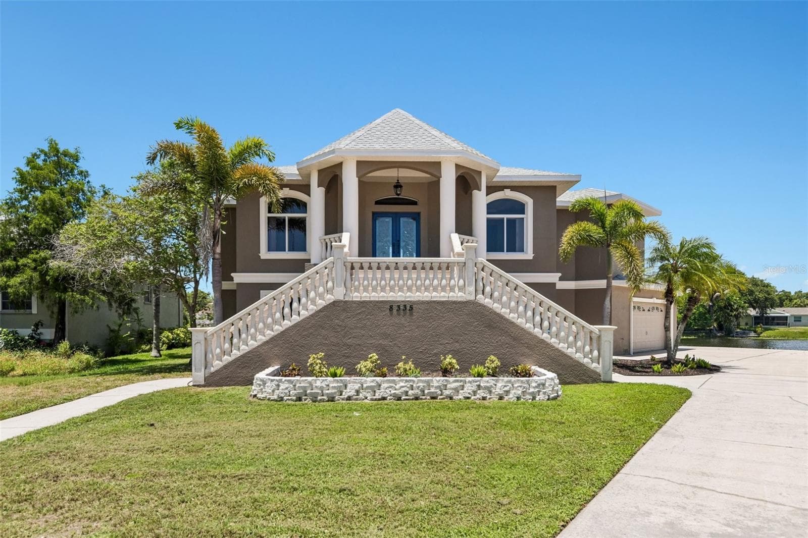 8335 CHEYENNE DR