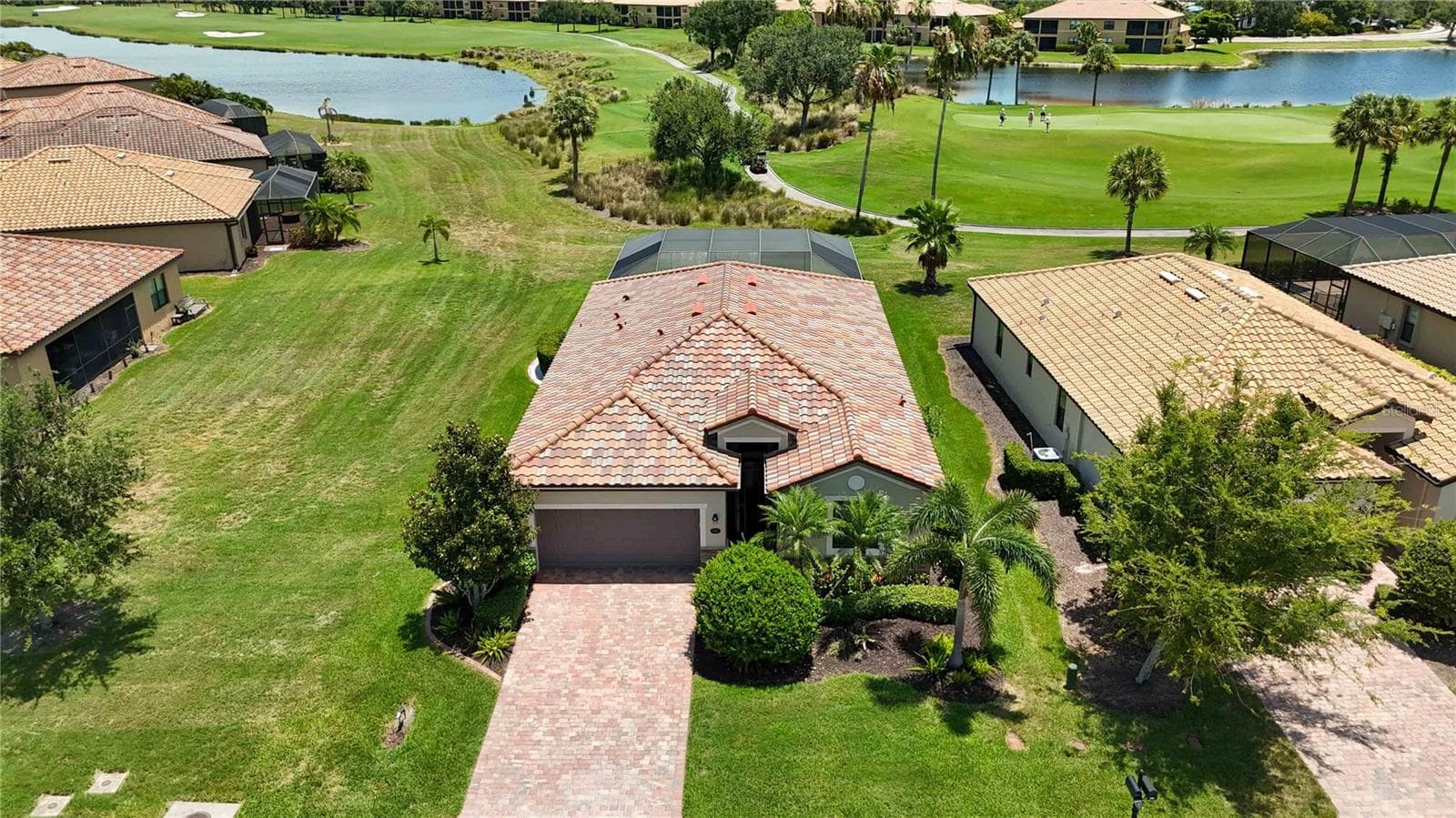 Single Family Residence at 6907 QUIET CREEK DR, BRADENTON, photo 2 of 53