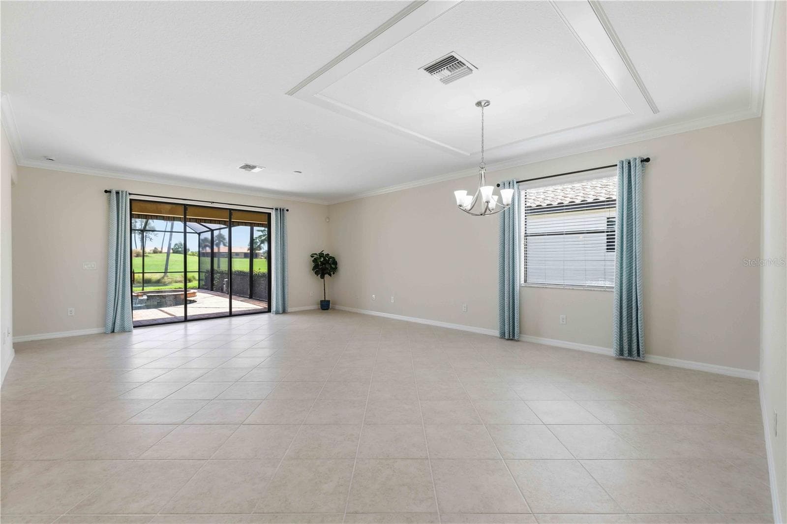 Single Family Residence at 6907 QUIET CREEK DR, BRADENTON, photo 8 of 53