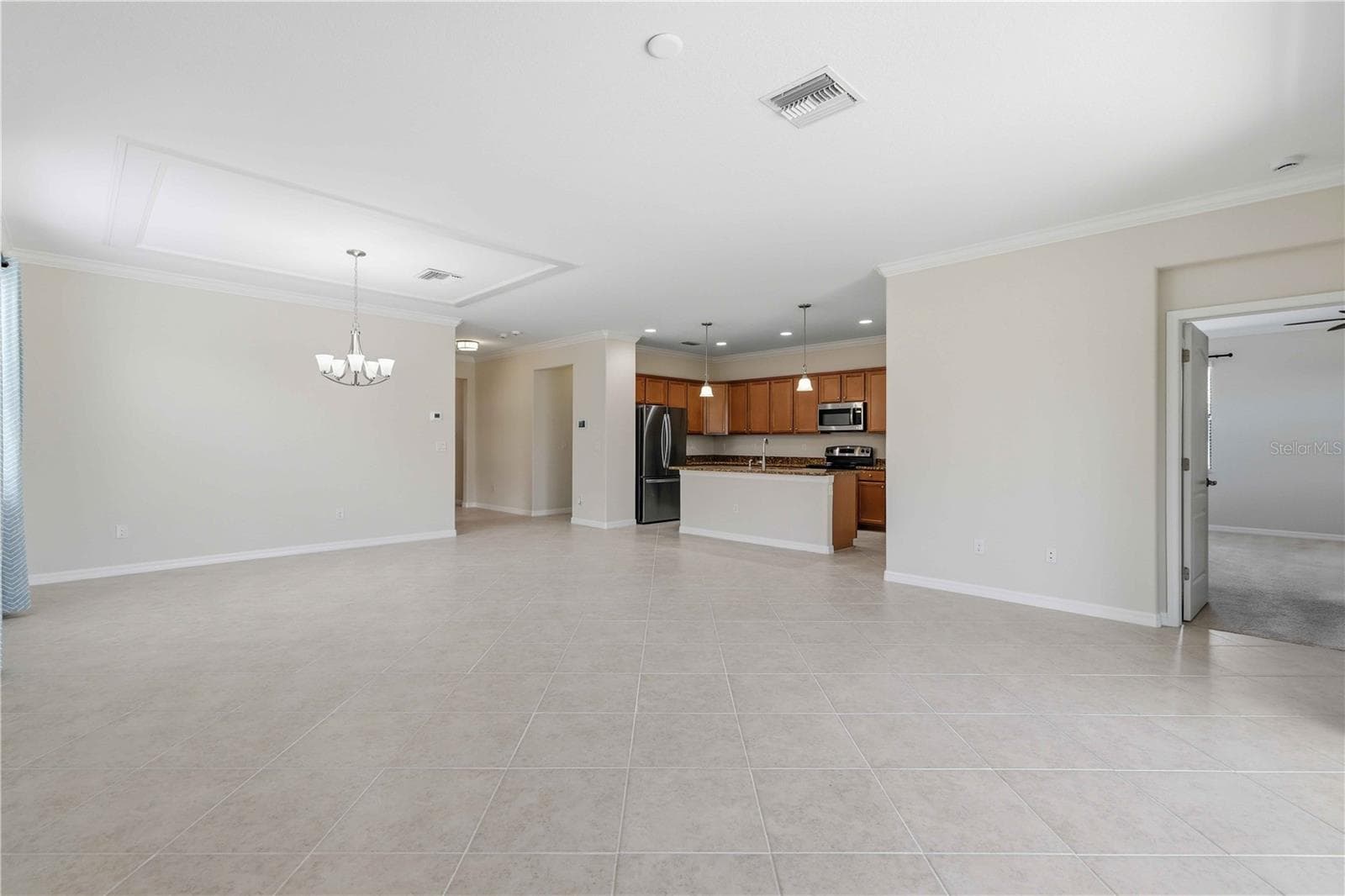 Single Family Residence at 6907 QUIET CREEK DR, BRADENTON, photo 11 of 53