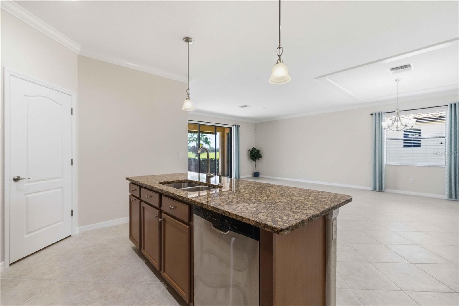 Single Family Residence at 6907 QUIET CREEK DR, BRADENTON, photo 15 of 53