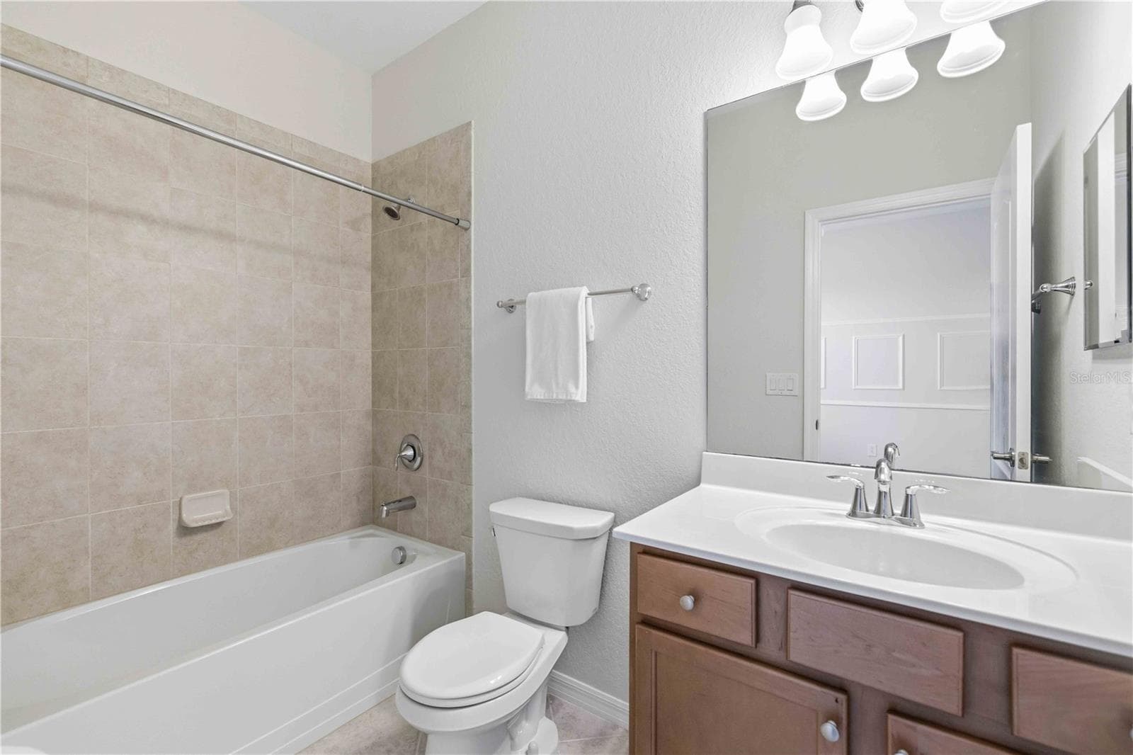 Single Family Residence at 6907 QUIET CREEK DR, BRADENTON, photo 29 of 53