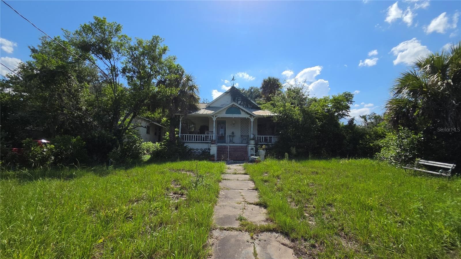 236 N AMELIA AVE