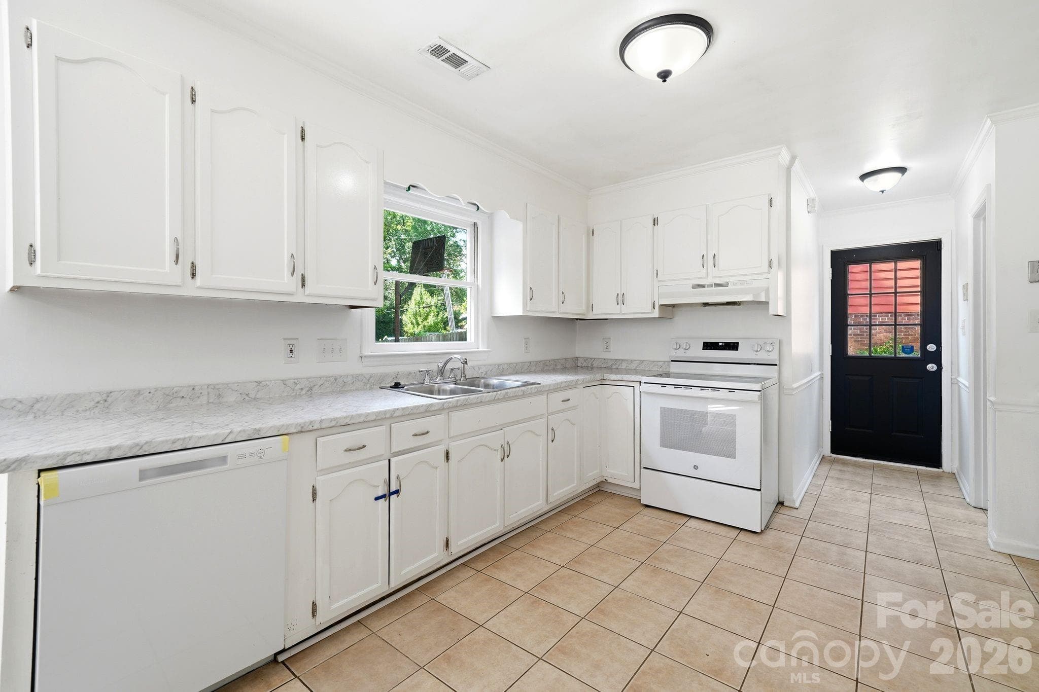 Single Family Residence at Charlotte, photo 14 of 33