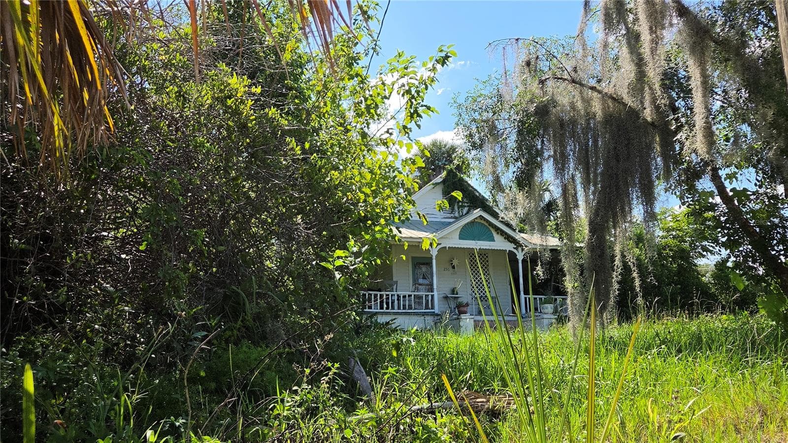Single Family Residence at 236 N AMELIA AVE, DELAND, photo 30 of 32
