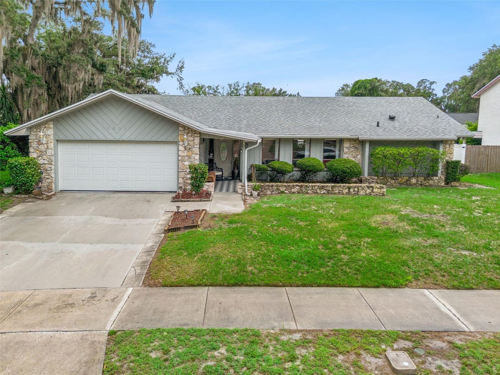 Single Family Residence at 4902 BRIAR OAKS CIR, ORLANDO, photo 2 of 40