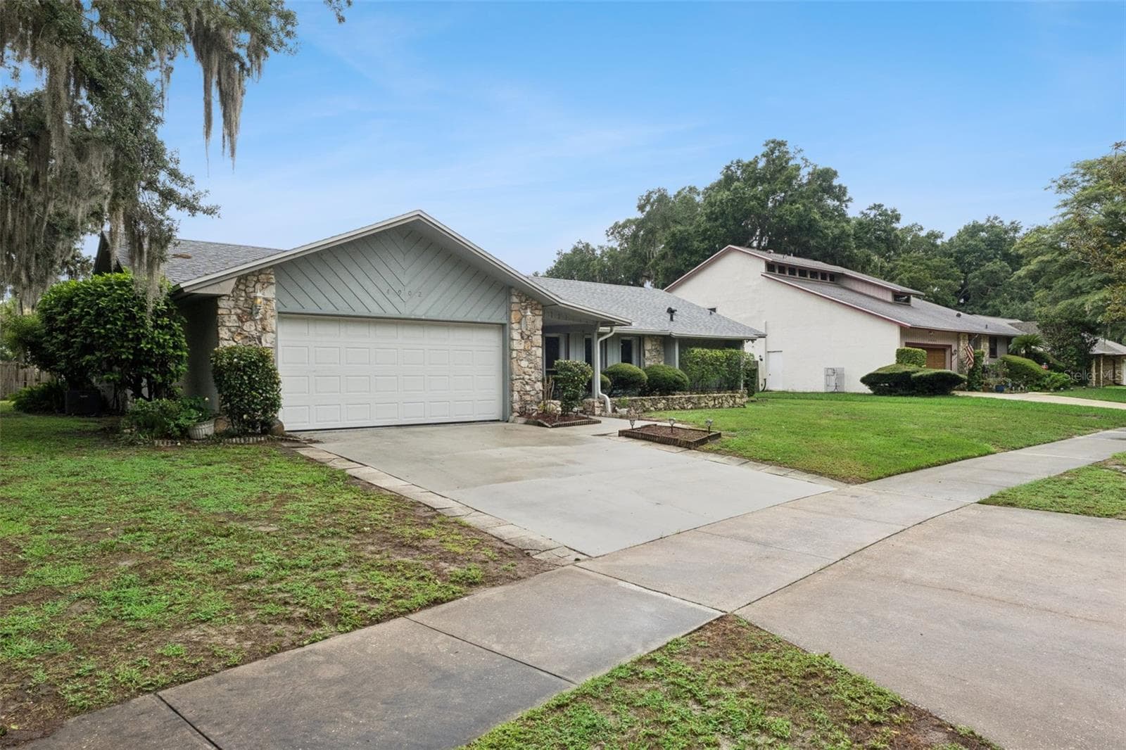 Single Family Residence at 4902 BRIAR OAKS CIR, ORLANDO, photo 4 of 40