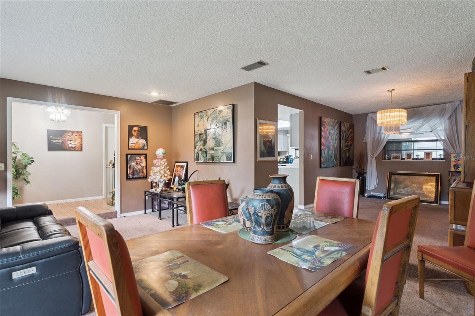 Single Family Residence at 4902 BRIAR OAKS CIR, ORLANDO, photo 8 of 40