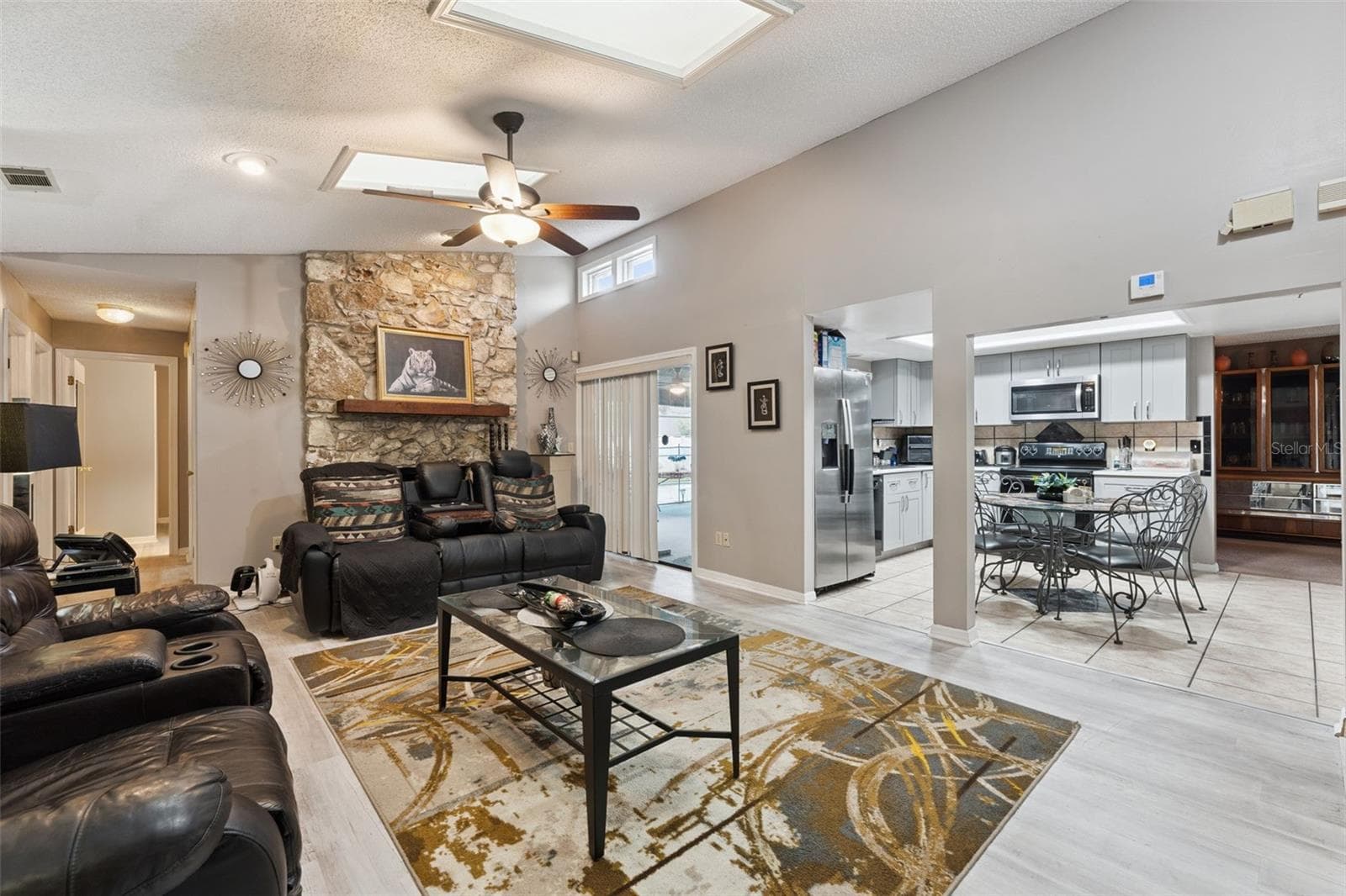 Single Family Residence at 4902 BRIAR OAKS CIR, ORLANDO, photo 14 of 40