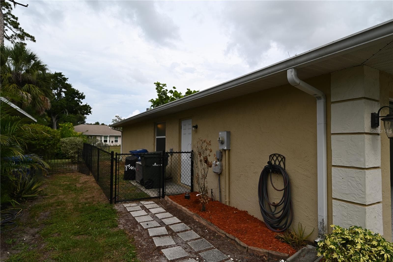 Single Family Residence at 2043 OLD TRENTON LN, SARASOTA, photo 17 of 48