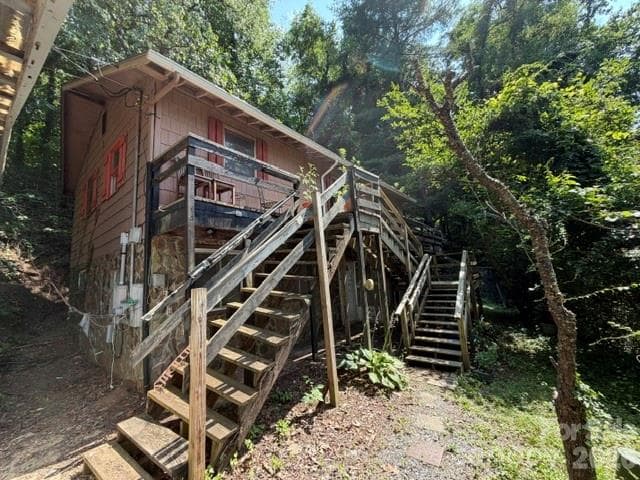 Single Family Residence at 138 Heavenly View Drive, Sylva, photo 4 of 16