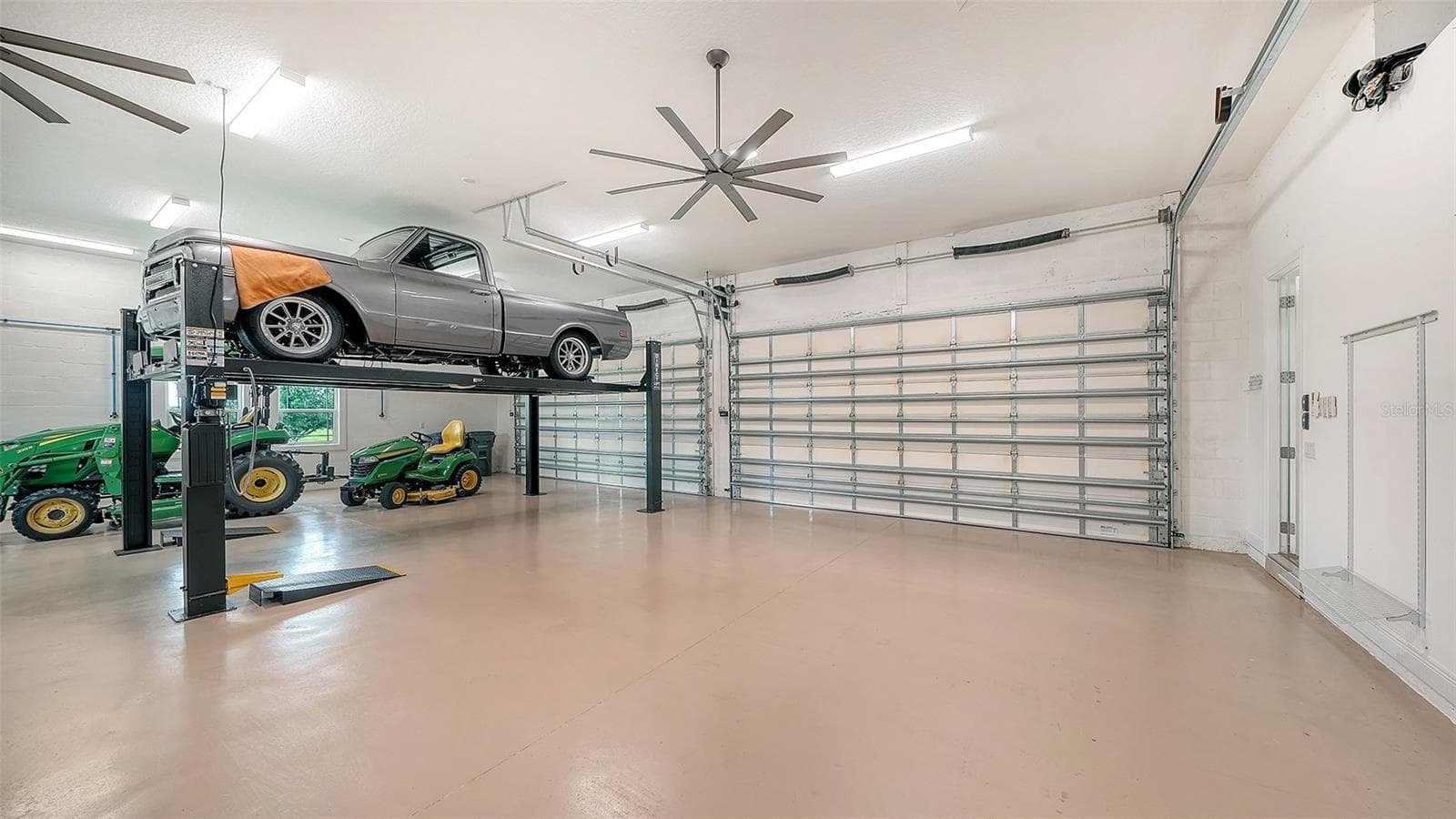 Oversized 4-Car Garage - 3503 RECURVE CIR, SARASOTA