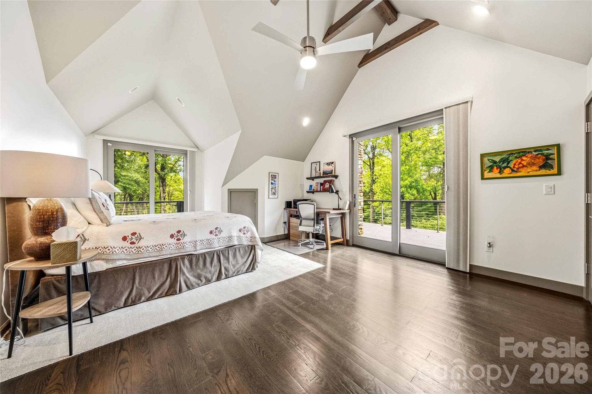 Upstairs Bedroom with Ensuite - 233 Tanglewood Lane, Saluda