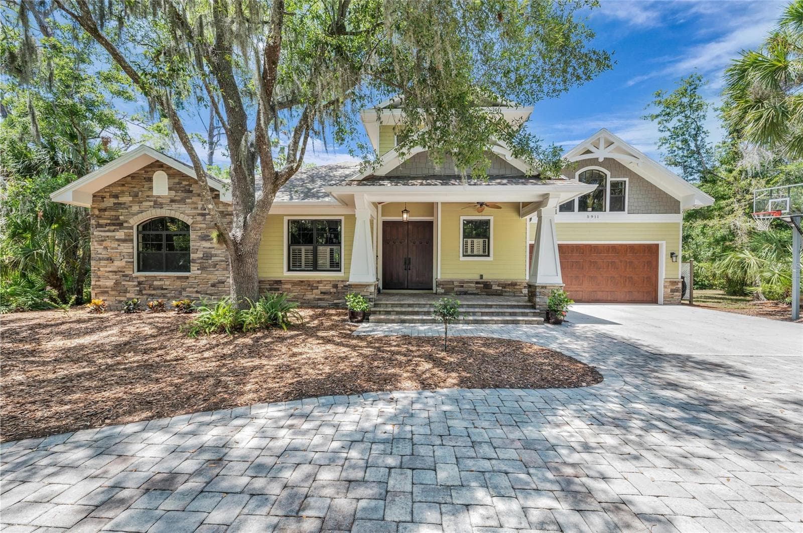 Single Family Residence at 5911 RIVER FOREST CIR, BRADENTON, photo 2 of 70